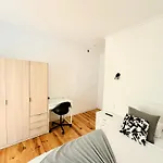 ホームステイ Solmar House