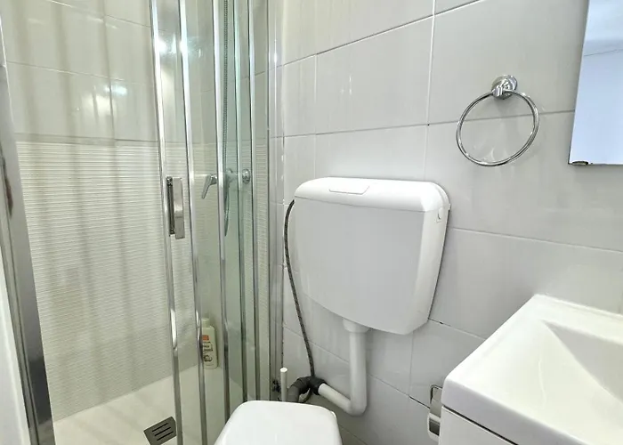 ホームステイ Solmar House